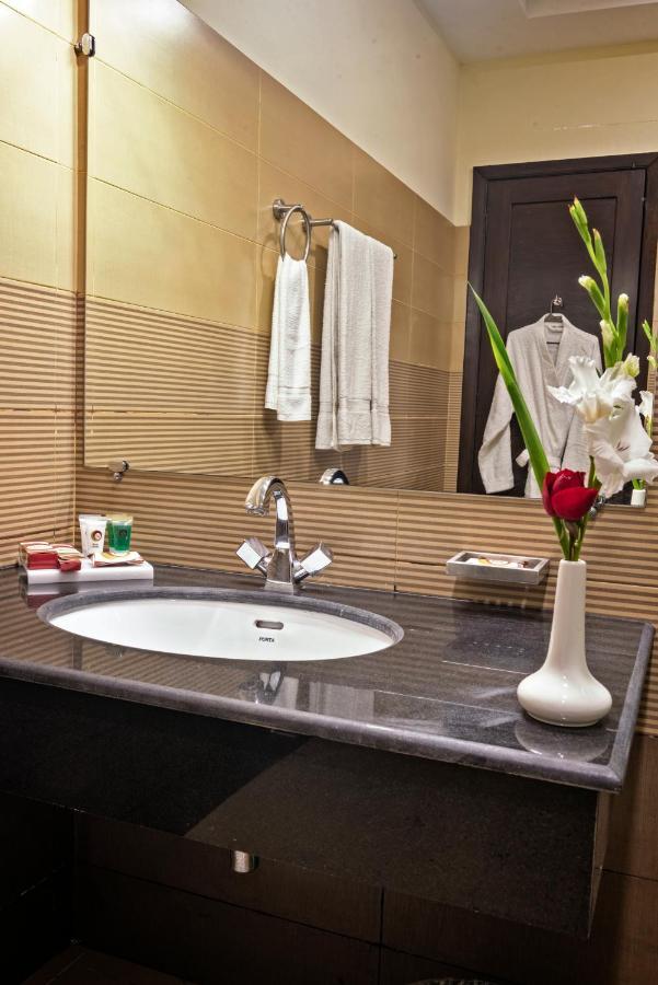 Hotel One Sahiwal Ngoại thất bức ảnh